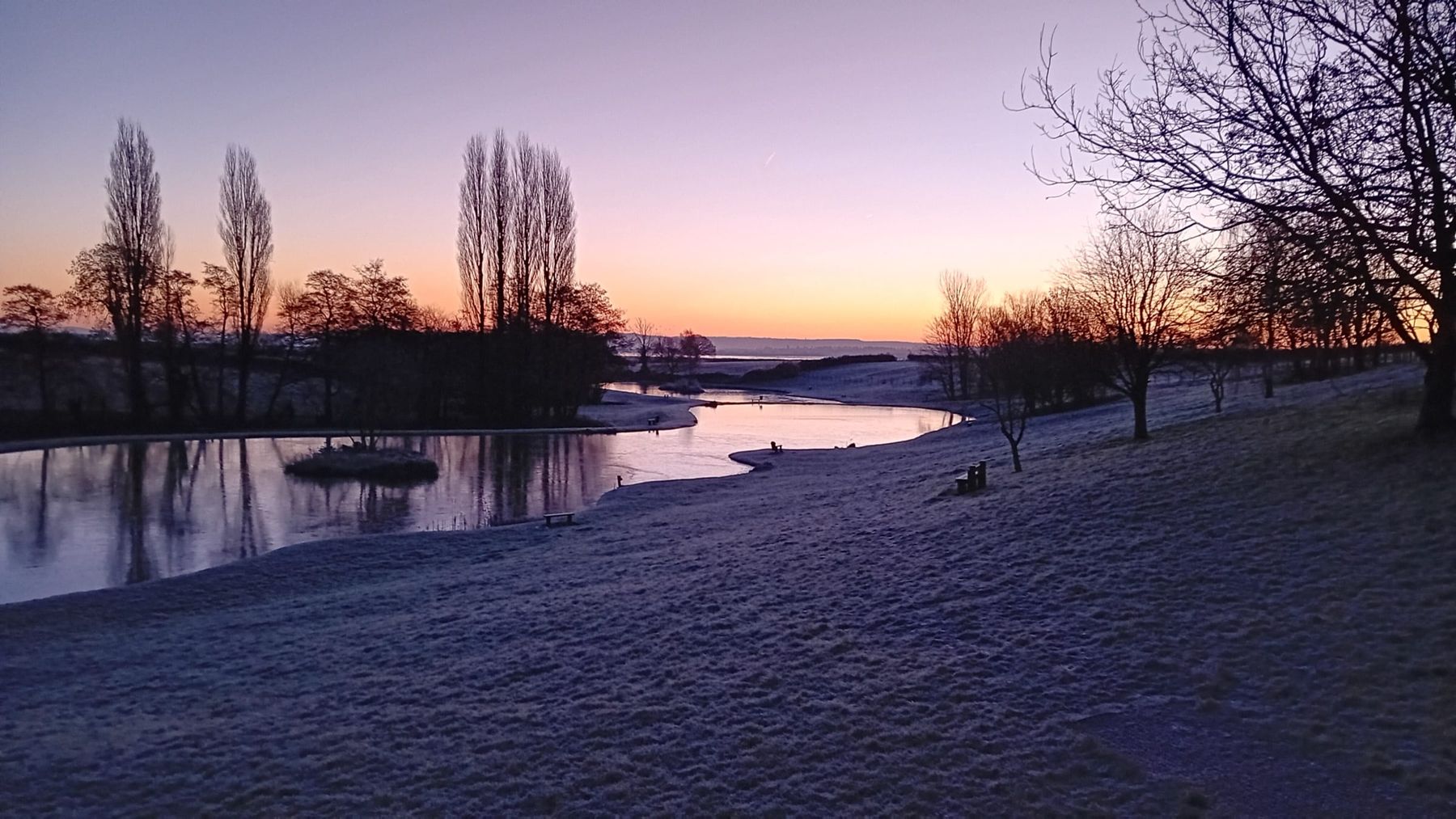 A frosty dawn over the lake, Welcoming Winter day retreat at Court Farm Lakes